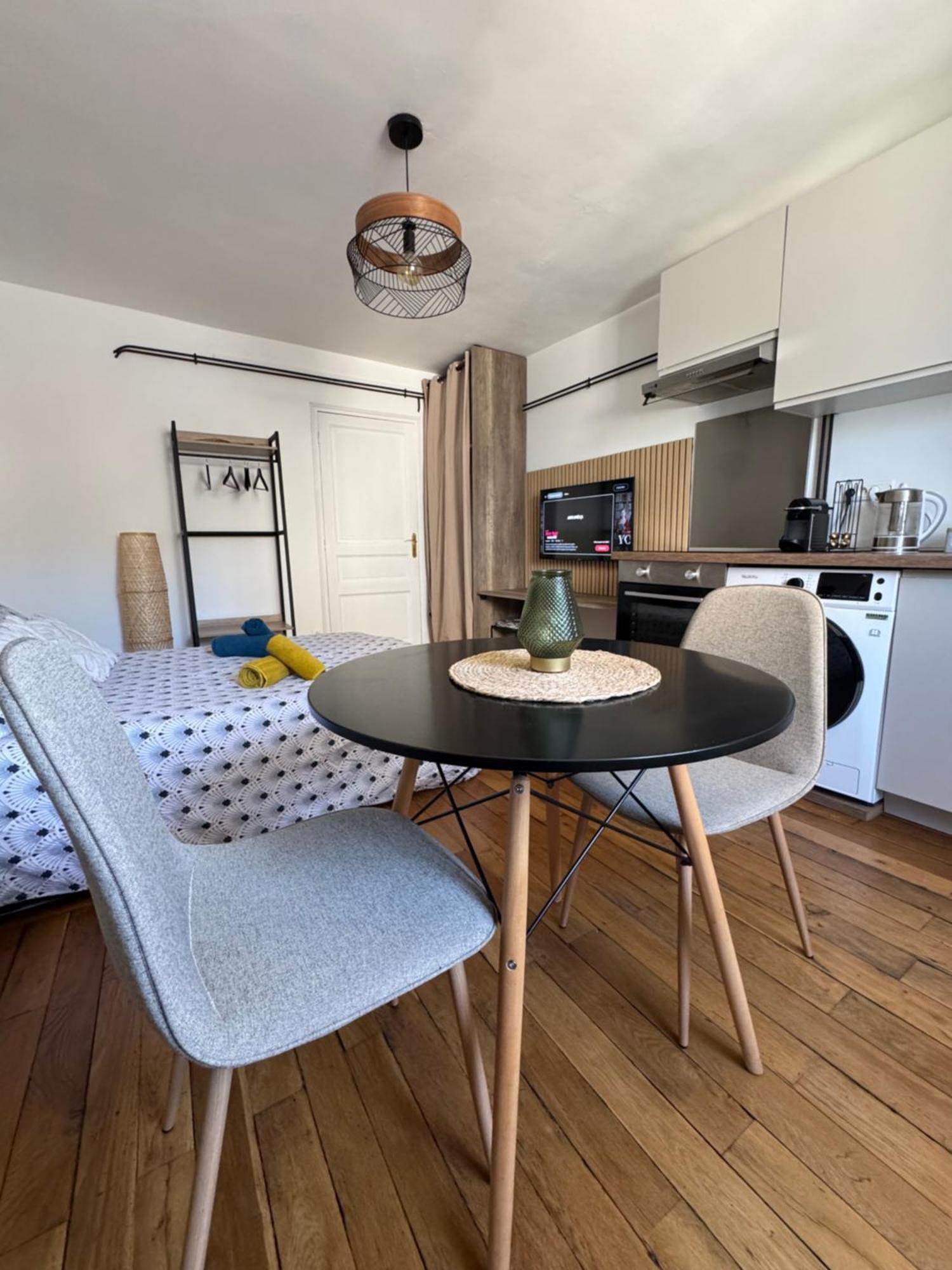 Charmant Appartement Au Coeur De Bourges Esterno foto