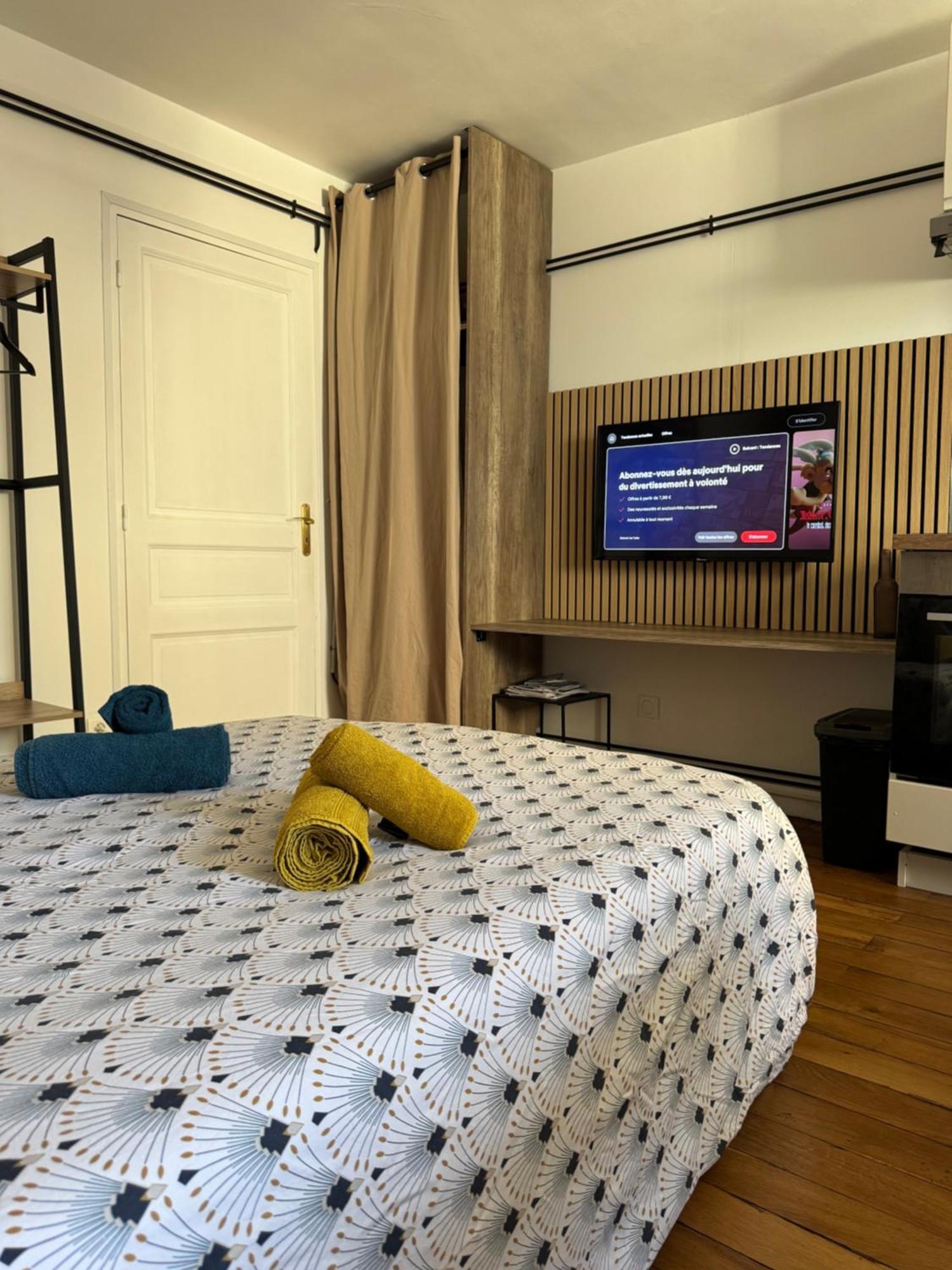 Charmant Appartement Au Coeur De Bourges Esterno foto